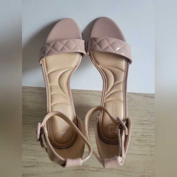 CL BY LAUNDRY WOMENS SANDALS - Picture 8 of 8